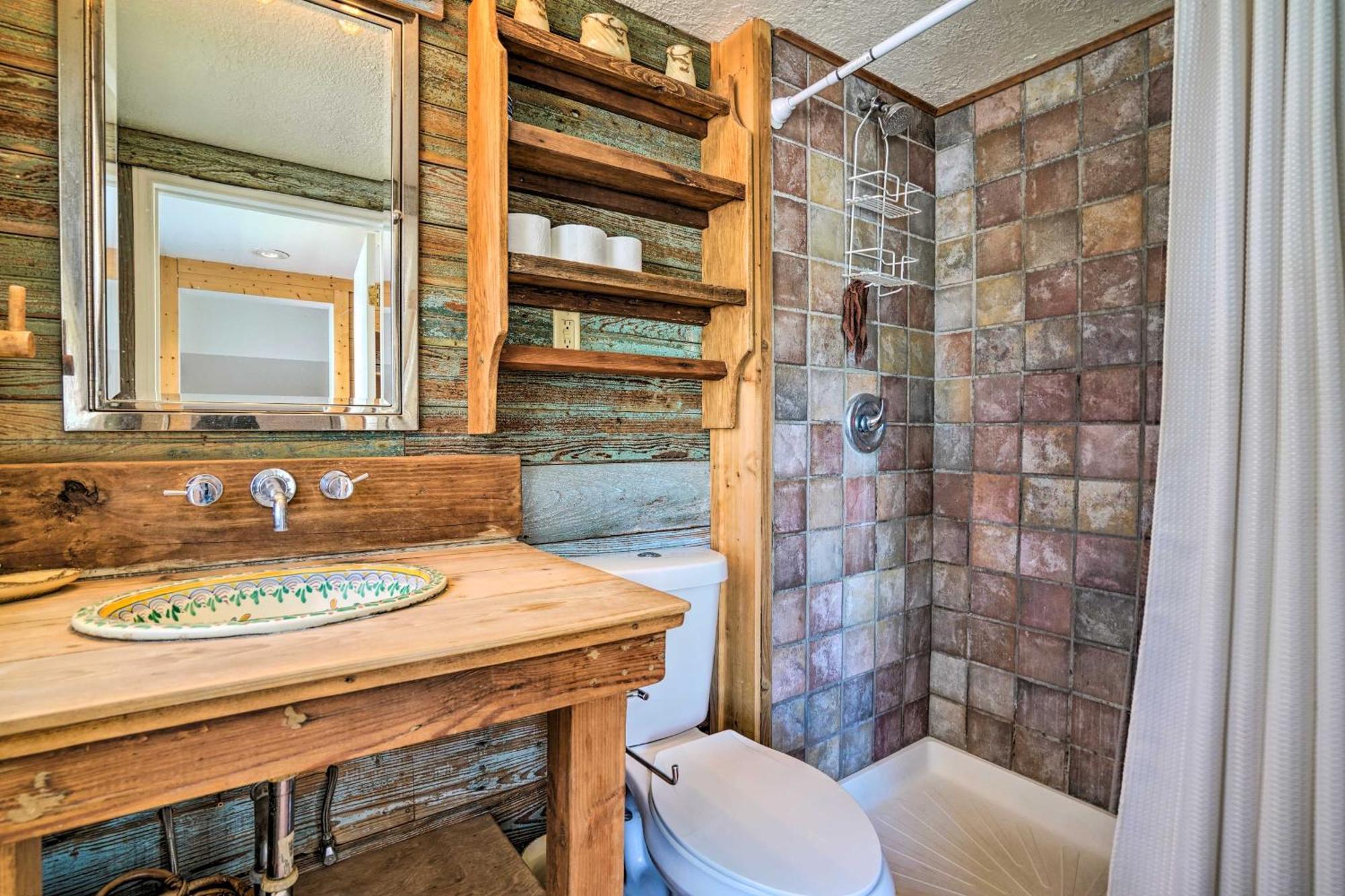 Waterfront Guadalupe River Lodge Home With Dock! Seguin Eksteriør bilde